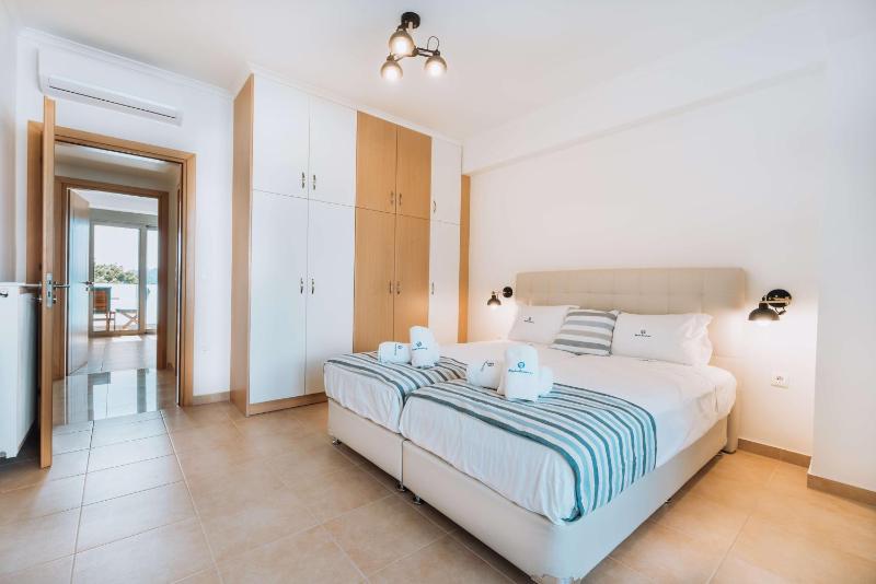 Rhodes Port Haven Suite - image 18