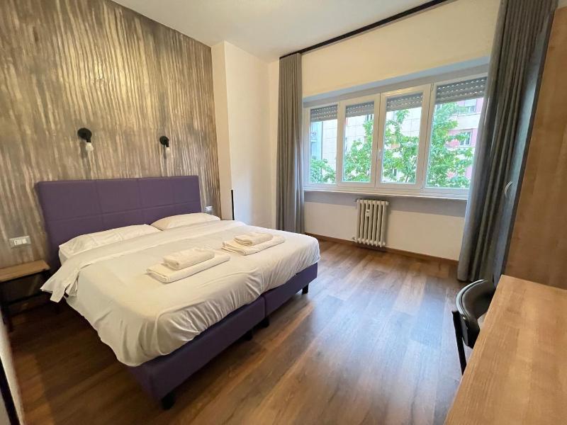 Double or Twin Room with Private Bathroom image 3