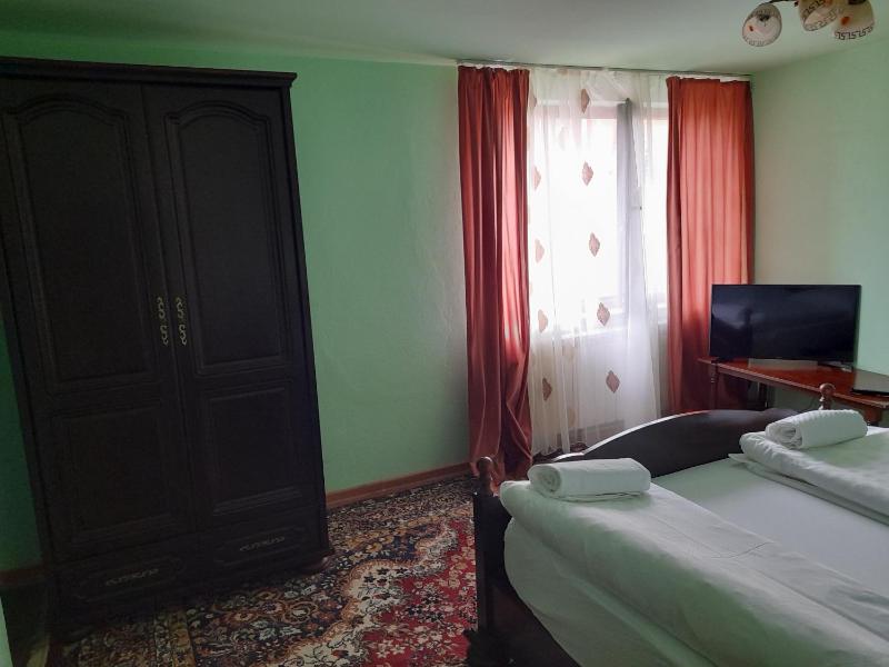 Double Room with Private Bathroom image 2