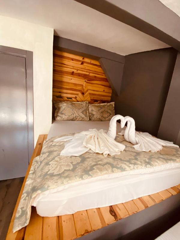 Quadruple Room with Terrace image 3