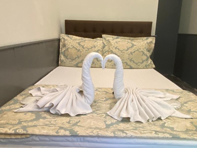 Double Room with Balcony image 3