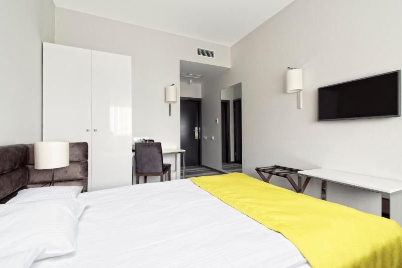 Double Room image 4