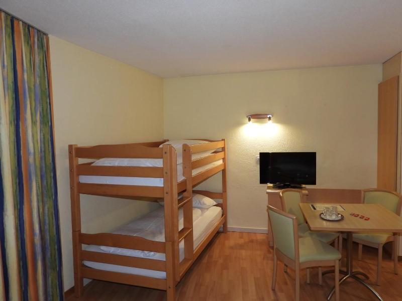 Family Room image 2
