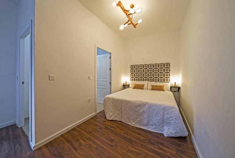 One-Bedroom Apartment image 2