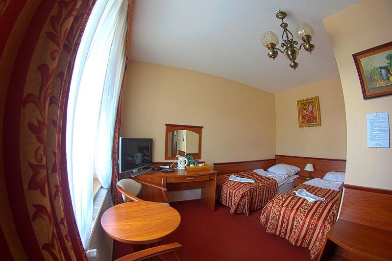 Double or Twin Room image 2