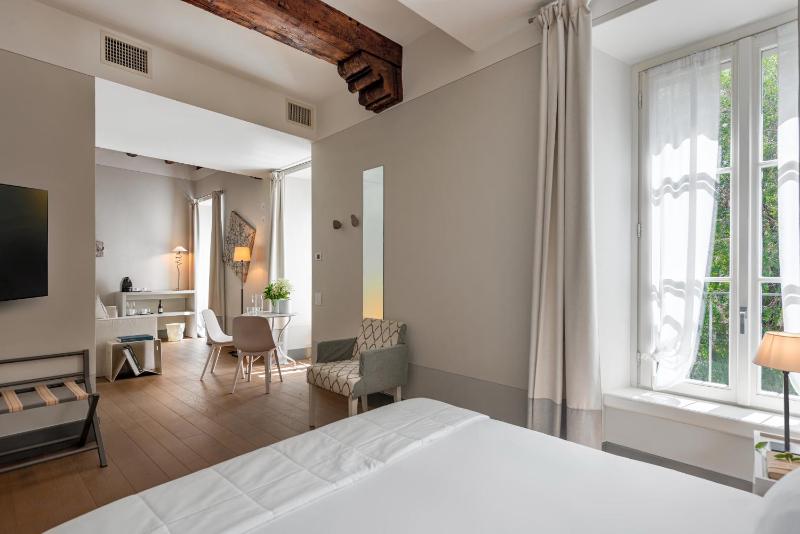 GombitHotel - image 41