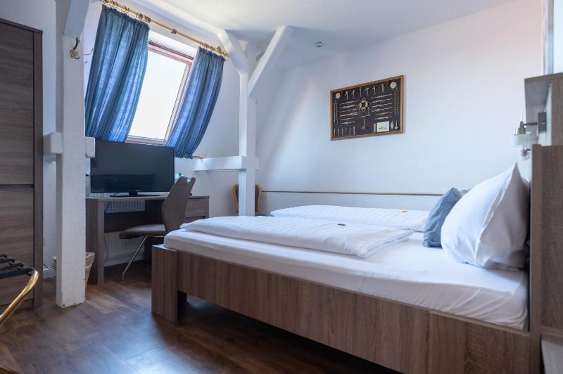 Double Room image 2