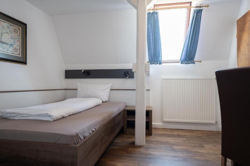 Single Room image 1