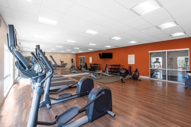 Holiday Inn Express And Suites Phoenix - Airport North By IHG - image 2
