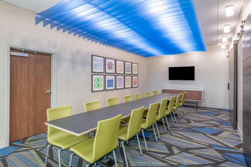 Holiday Inn Express And Suites Phoenix - Airport North By IHG - image 49