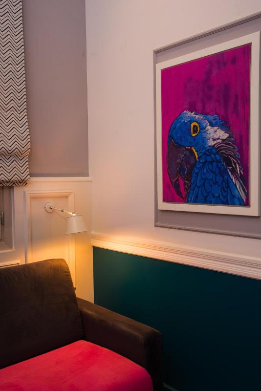 One-Bedroom Suite image 2