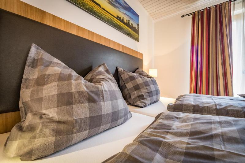 Deluxe Double Room with Balcony image 3