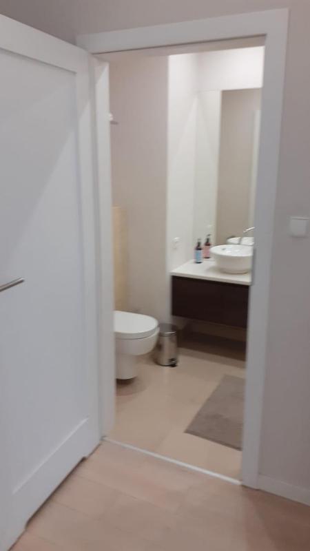 One-Bedroom Apartment image 2