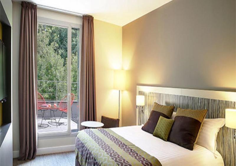 Executive King Room with Forest View image 2