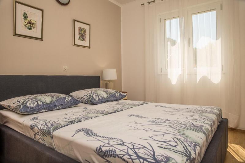 Two-Bedroom Apartment with Balcony and Sea View image 3
