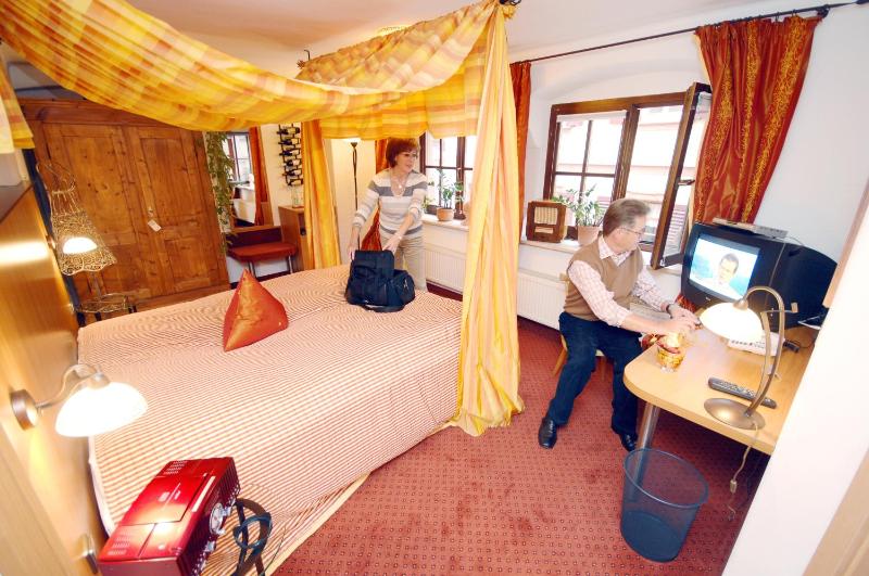 Large Double Room image 4