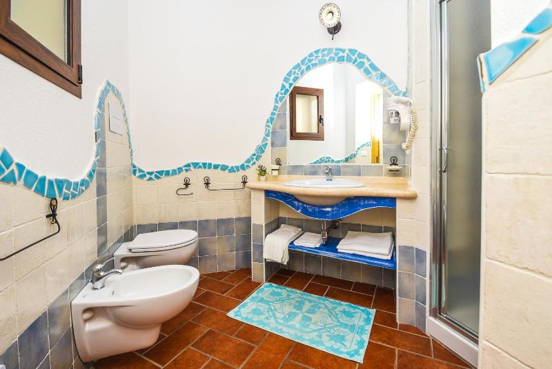 Deluxe Triple Room image 3