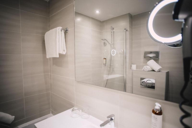 Superior Double with Sea View image 3