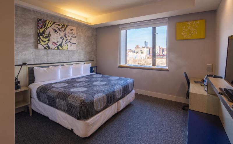 Leon Hotel - image 12