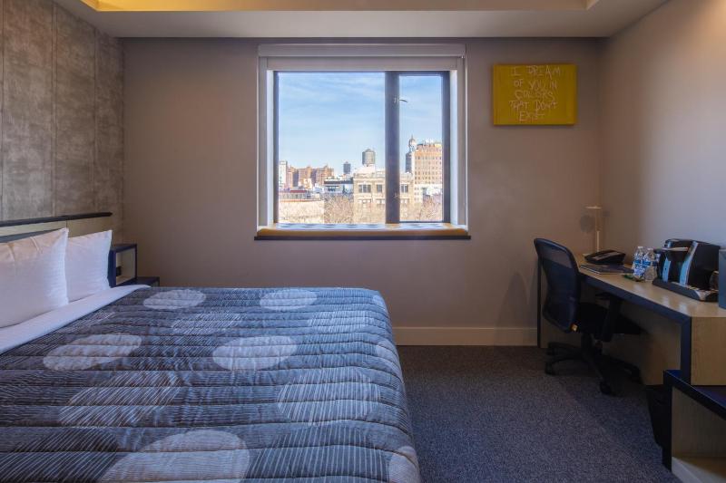 Leon Hotel - image 8