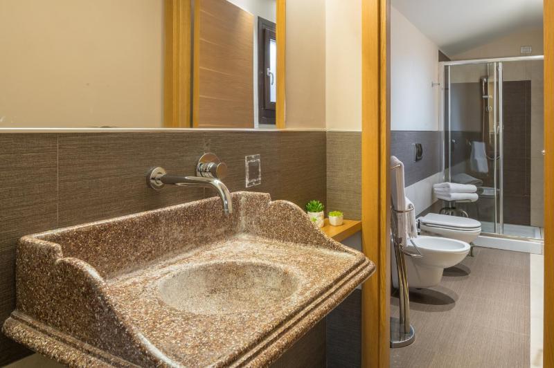 Superior Double Room image 3