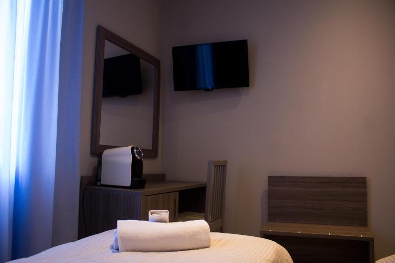 Single Room image 1