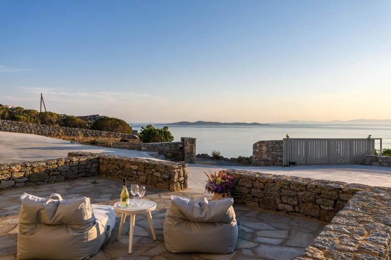 Apartment with Sea View image 1