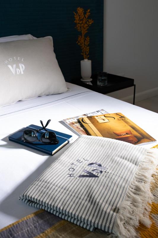 Superior double room with sea view balcony image 2