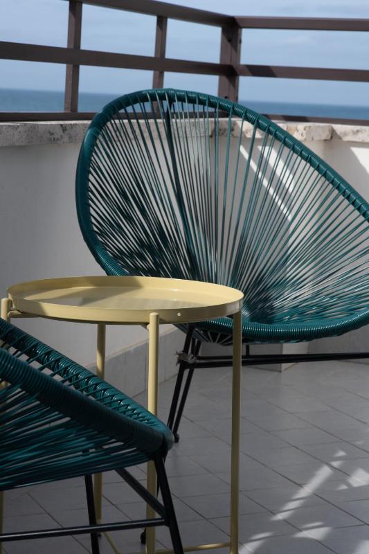 Superior double room with sea view balcony image 3