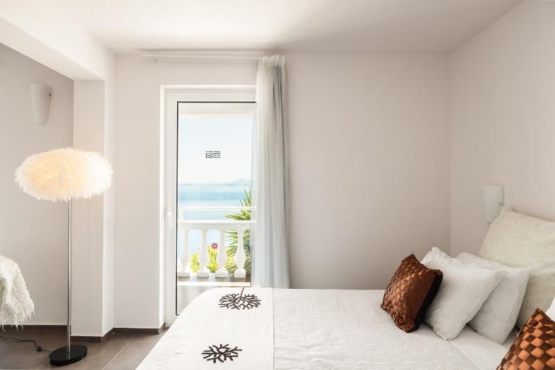 Family Room with Sea View image 2