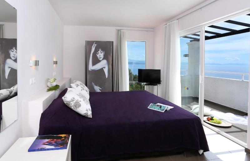 Two-Bedroom Suite image 2