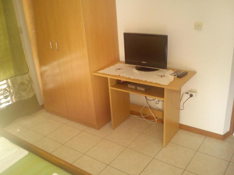 Studio Apartment in Hvar Town with Sea View Balcony Air Conditioning Wi-Fi (3615-3) - image 3