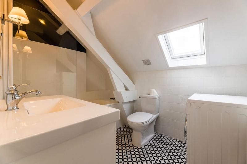 COAST KEYWEEK Duplex apartment in the city center with sea view - image 9