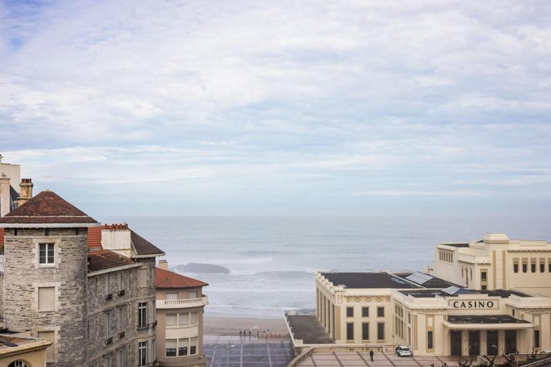 COAST KEYWEEK Duplex apartment in the city center with sea view - image 6