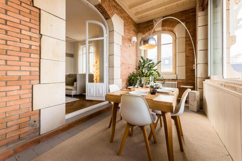 COAST KEYWEEK Duplex apartment in the city center with sea view - image 1