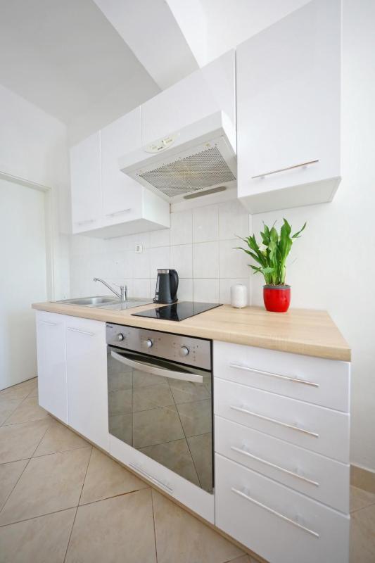 Apartment 877-1 - image 30