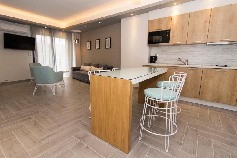 Studio with Mountain View (4 Adults) image 3