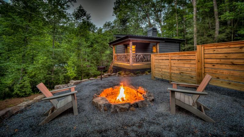 La Pequena Pecos - Modern Rustic Tiny Home along the River! | fire pit - image 10