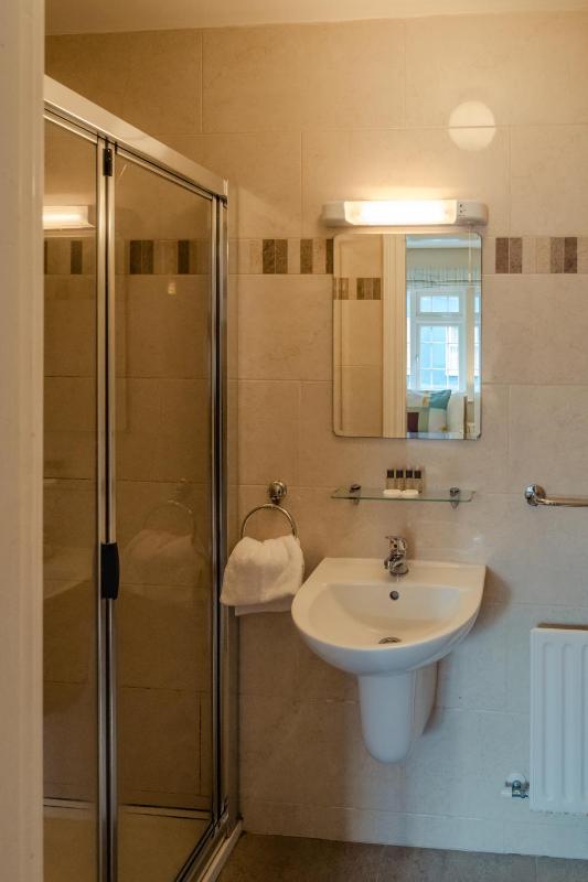 Deluxe Twin Room with Sea View image 2