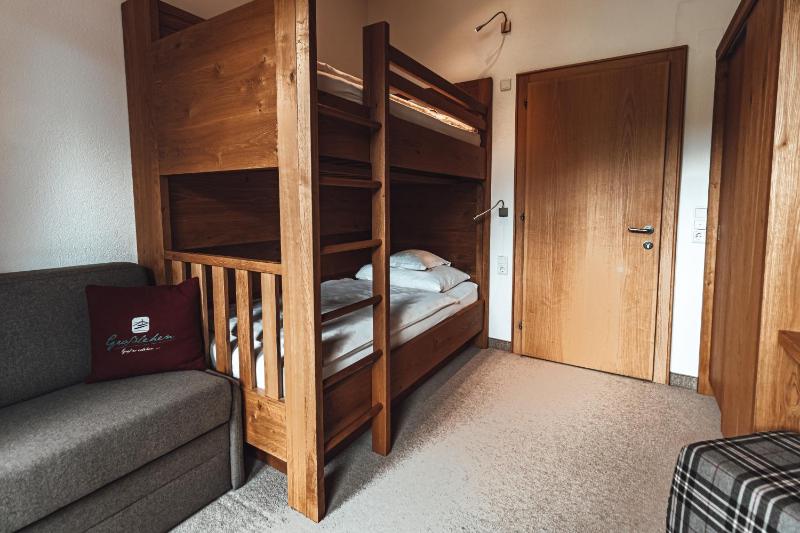 Junior Suite with Garden View image 3