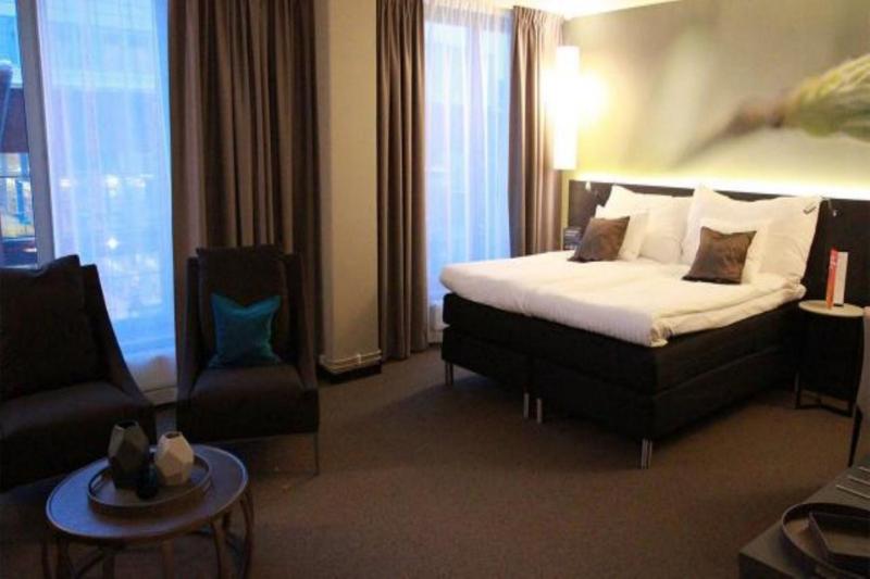 Deluxe Double Room image 3