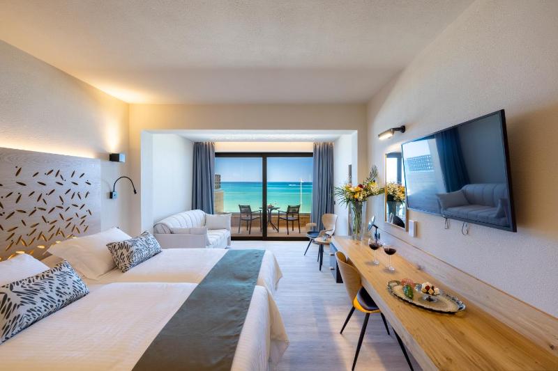 Superior Sea View Room	 image 3