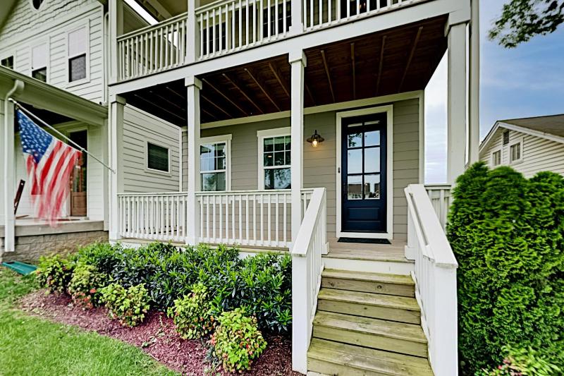 Three-Bedroom Townhouse image 1
