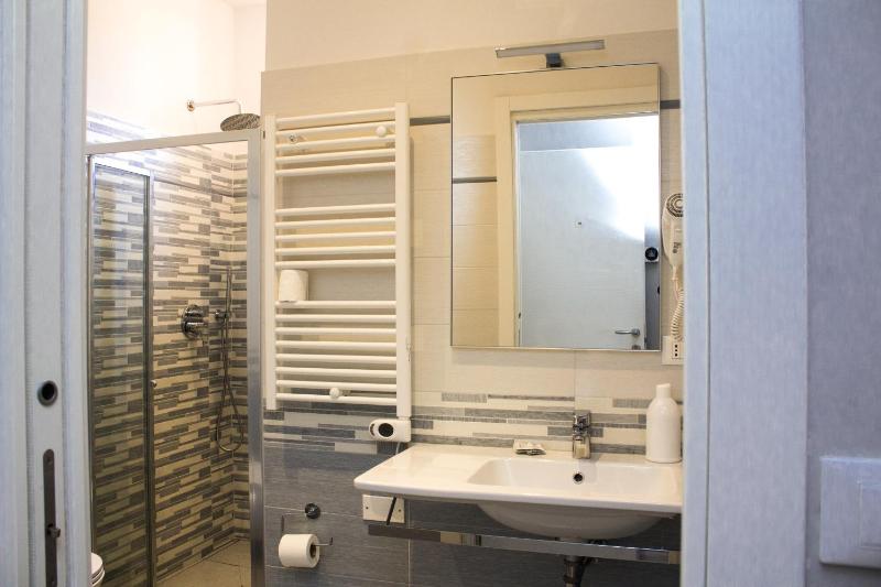 Double or Twin Room image 3