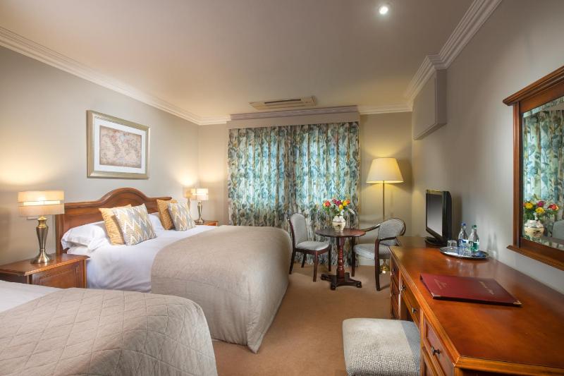 Standard Double/Twin Room image 3