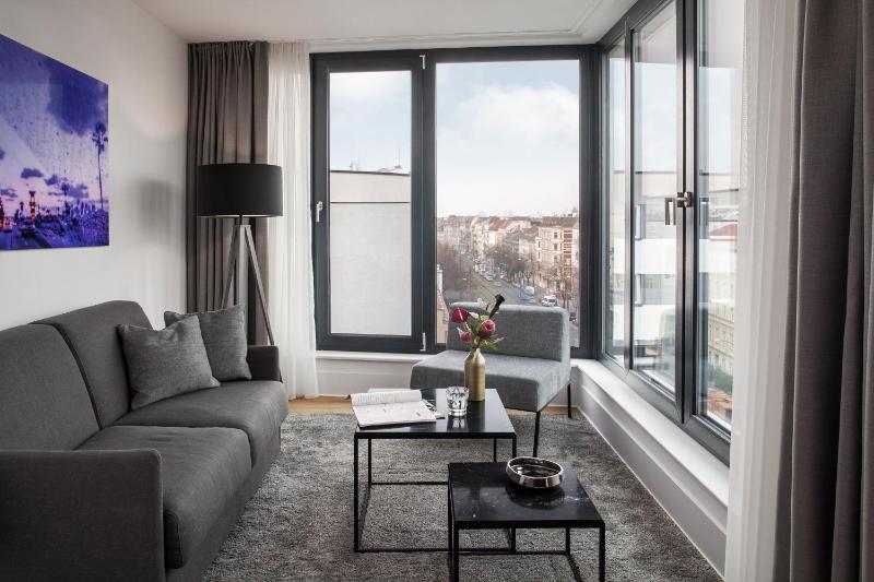 Two-Bedroom Apartment XL image 3