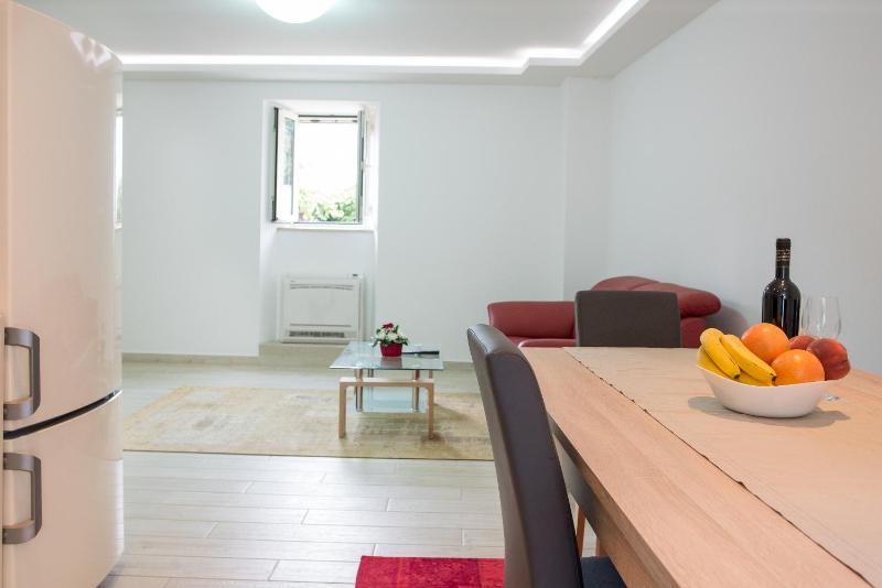 Apartment with Garden View image 3