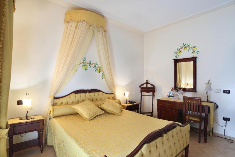Triple Room with Shower image 1