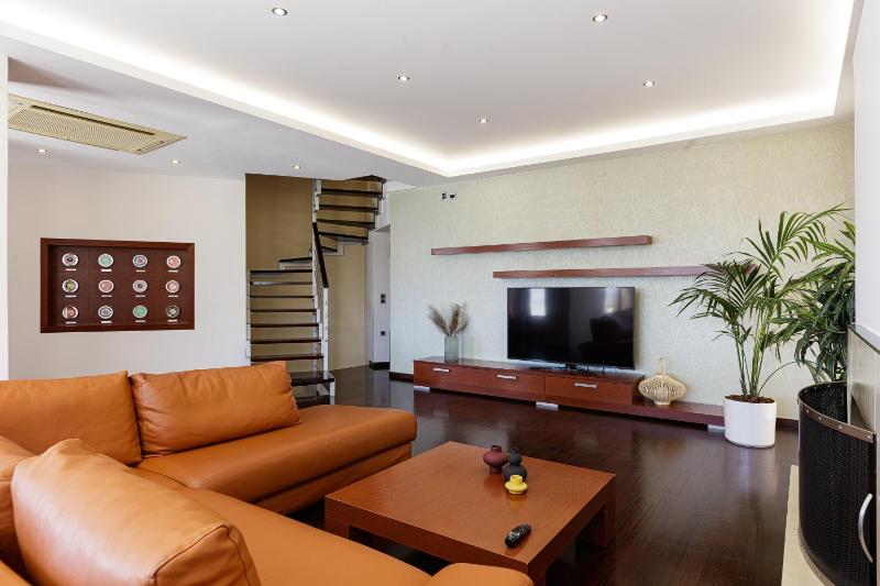 Villa City View - Heated Pool & Gym & Sauna - Majestic views - 5 min drive from center - image 15