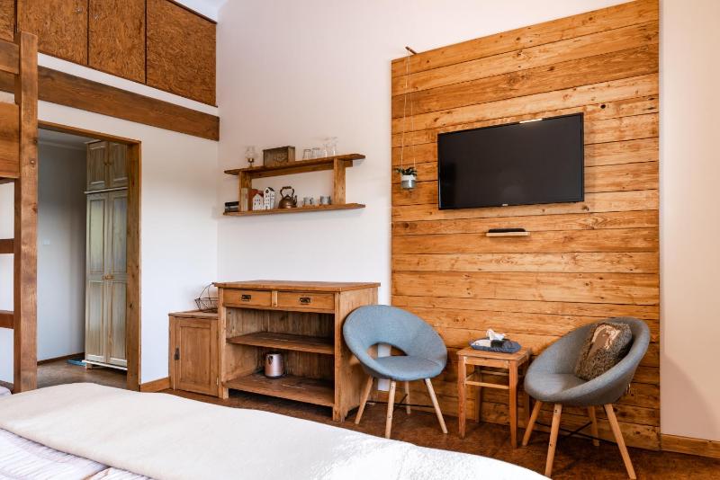 Double or Twin Room image 4